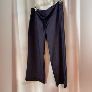 Lulu Lemon 🍋 Flair Crop Capri Navy sz 10